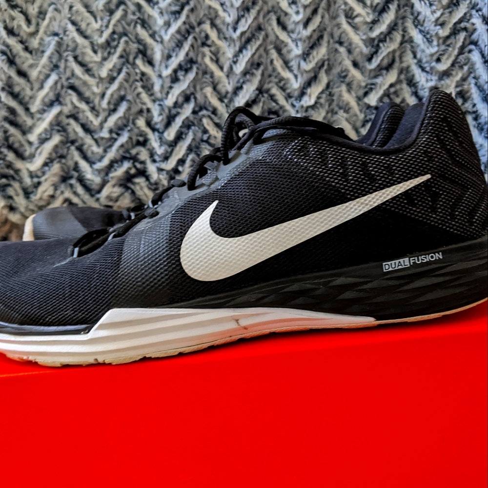 Nike Dual Cushion TR men's size 11.5